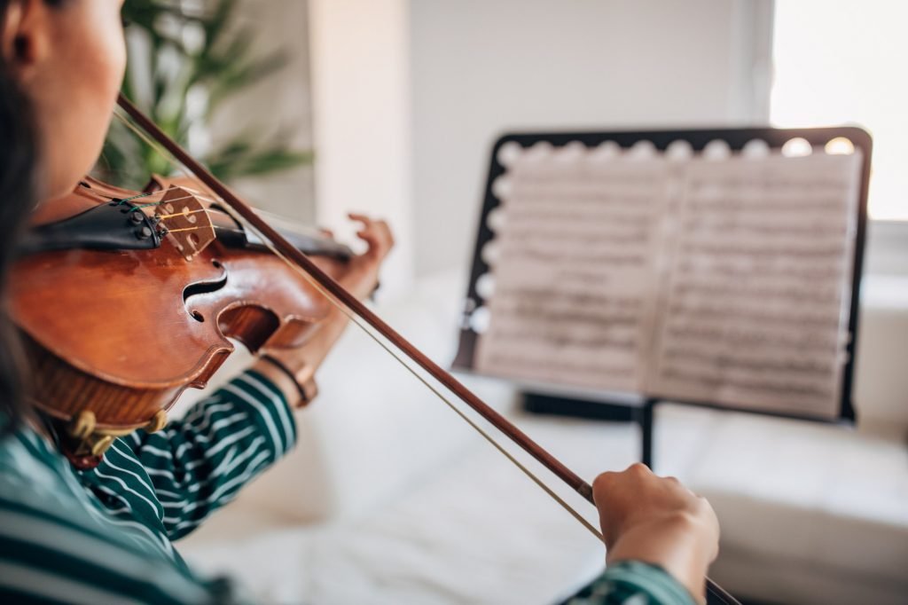 como funciona o arco do violino